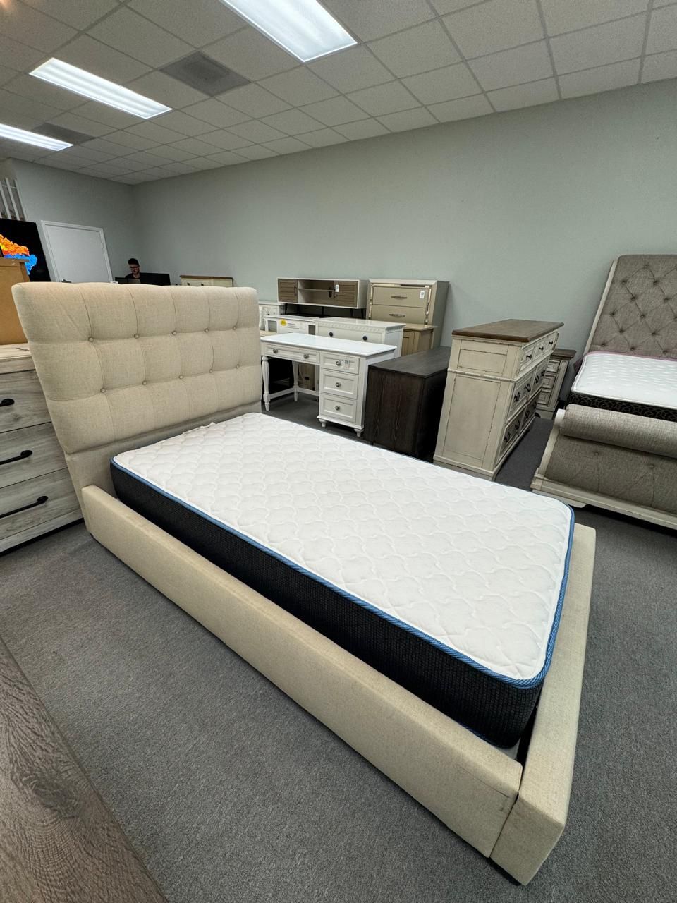 Twin bed (FREE 24H DELIVERY AND SETUP)