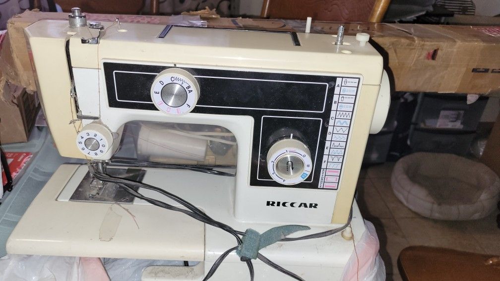 Riccar Portable Sewing Machine