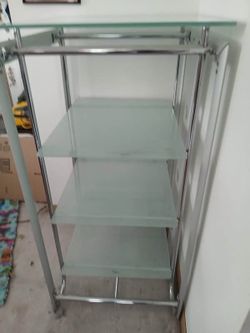 Free glass shelving unit