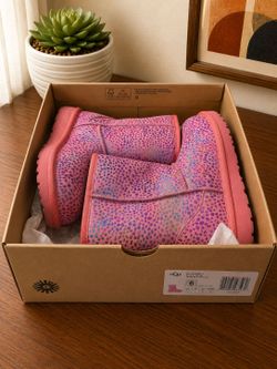 UGG Kids Classic II Spots Boots Pink Leopard Print Size 6