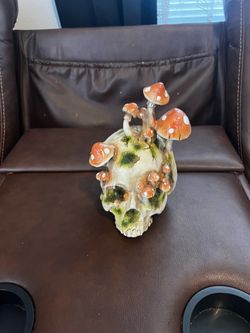 Pacific Giftware Large Skull with Mushrooms