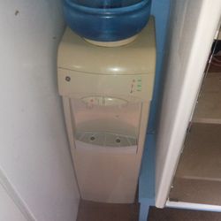 Water Dispenser Hot/Cold 