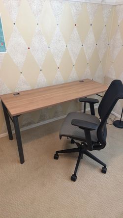 Like new Hon desk and classic ergonomic Steel-case office chair