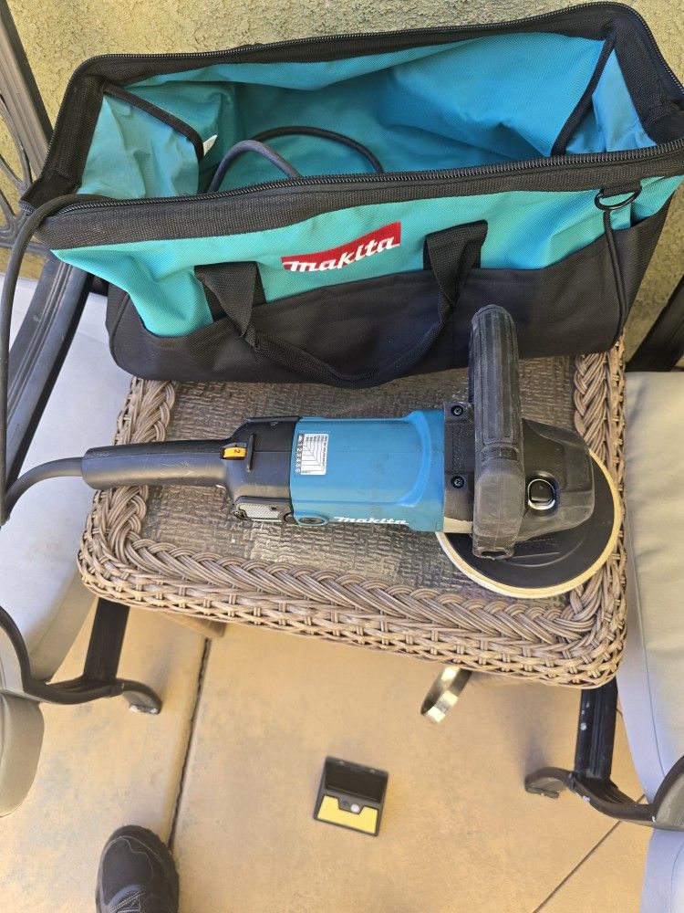 MAKITA 9237c  PROFESSIONAL  POLISHER/ SANDER