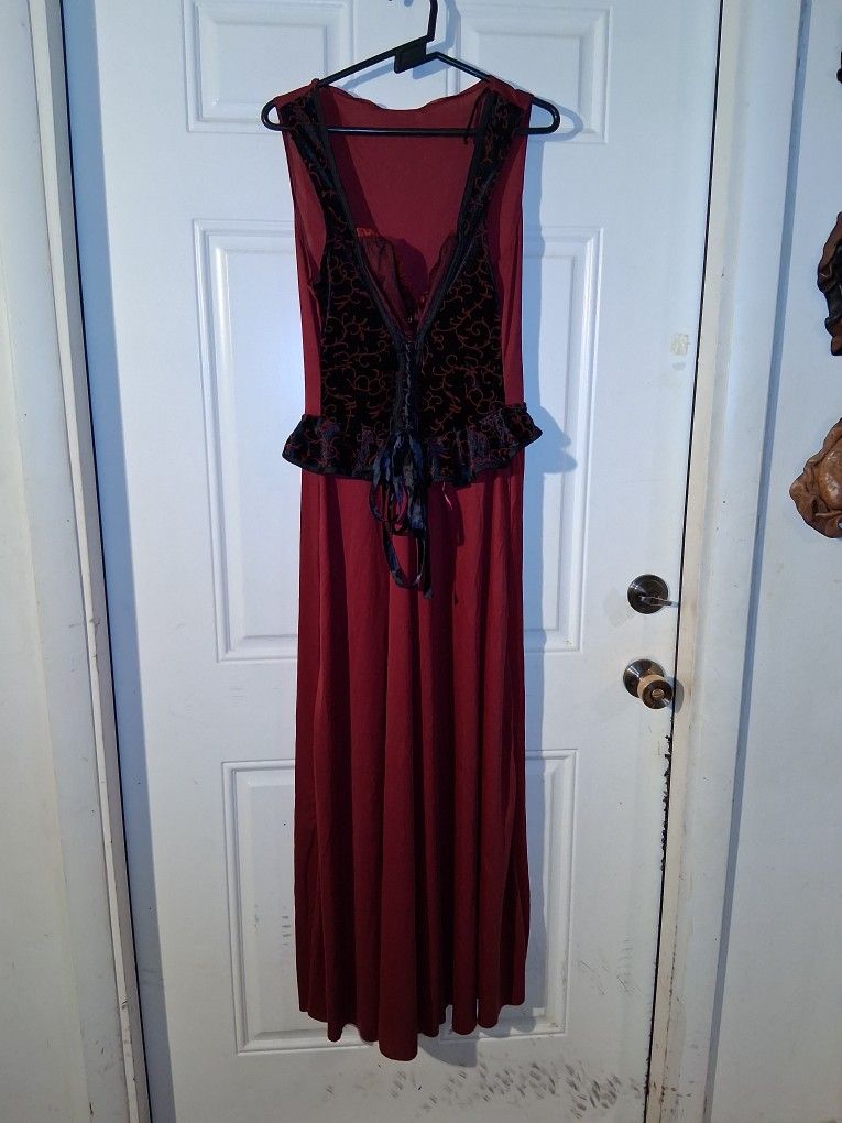 HALLOWEEN "ladies L/XL burgundy corset dress with hooded cape" (see 2nd pic) $10