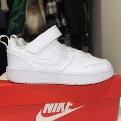 White Nikes 