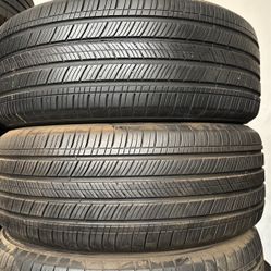 Set Of Tires (4) 235-55-17 Michelin