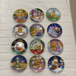 Garfield 12 Months Plates A1041