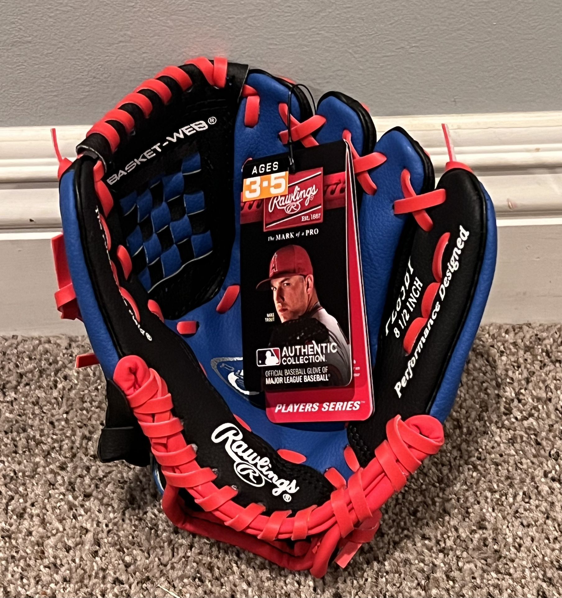 NEW WITH TAG - Rawlings Kids' Players Series 8.5" Youth T-Ball Baseball Glove, Right Hand Throw.