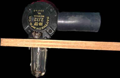 WWII Raytheon JAN-CRP 2J32 magnetron