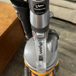 DYSON  upright Vacuum Cleaner; Corded 