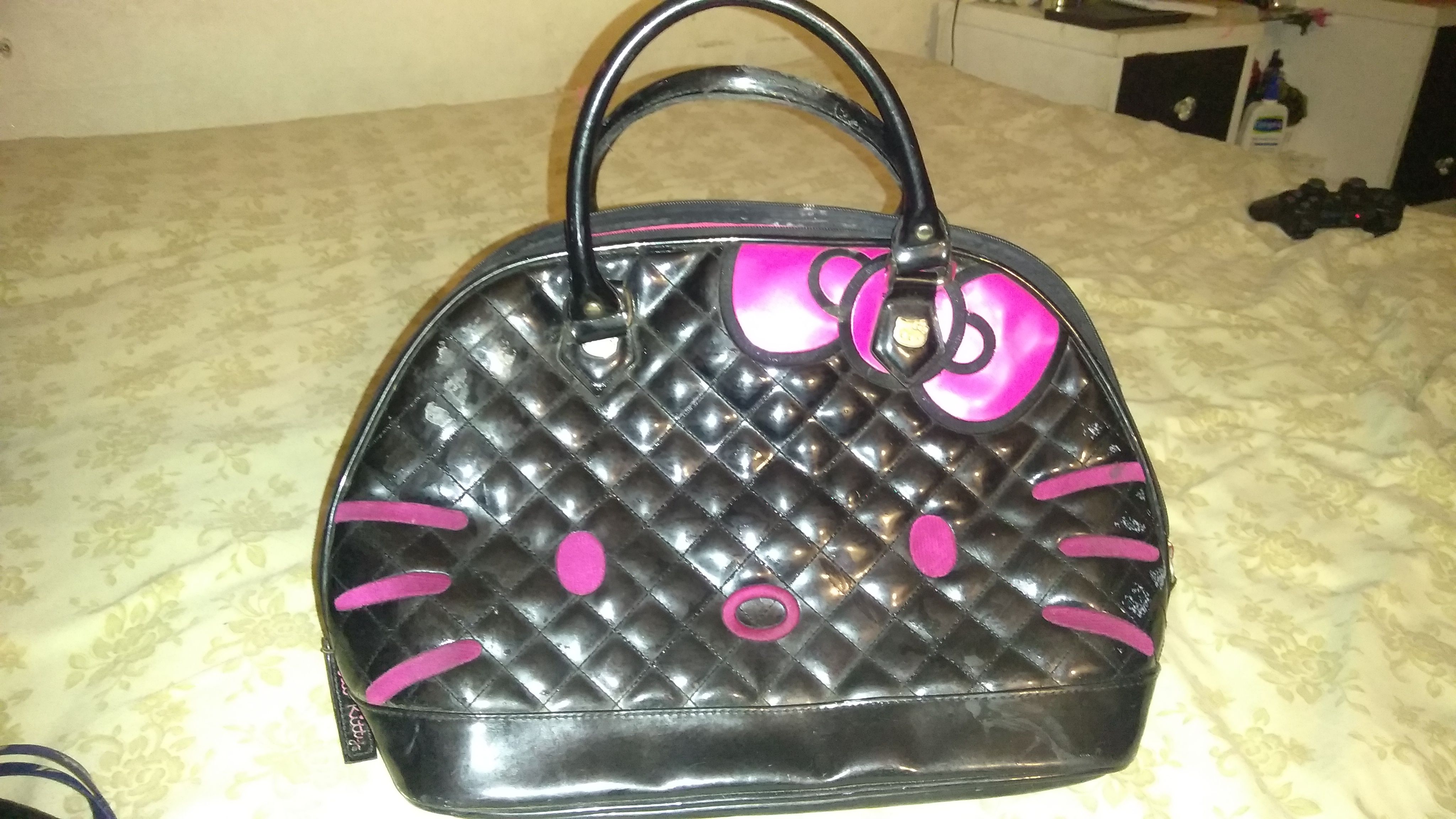 Big purse brand Hello Kitty