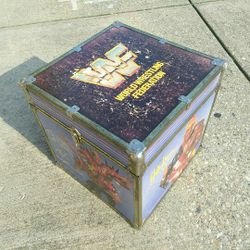 VERY RARE! 1991 WWF toy chest box wrestling history