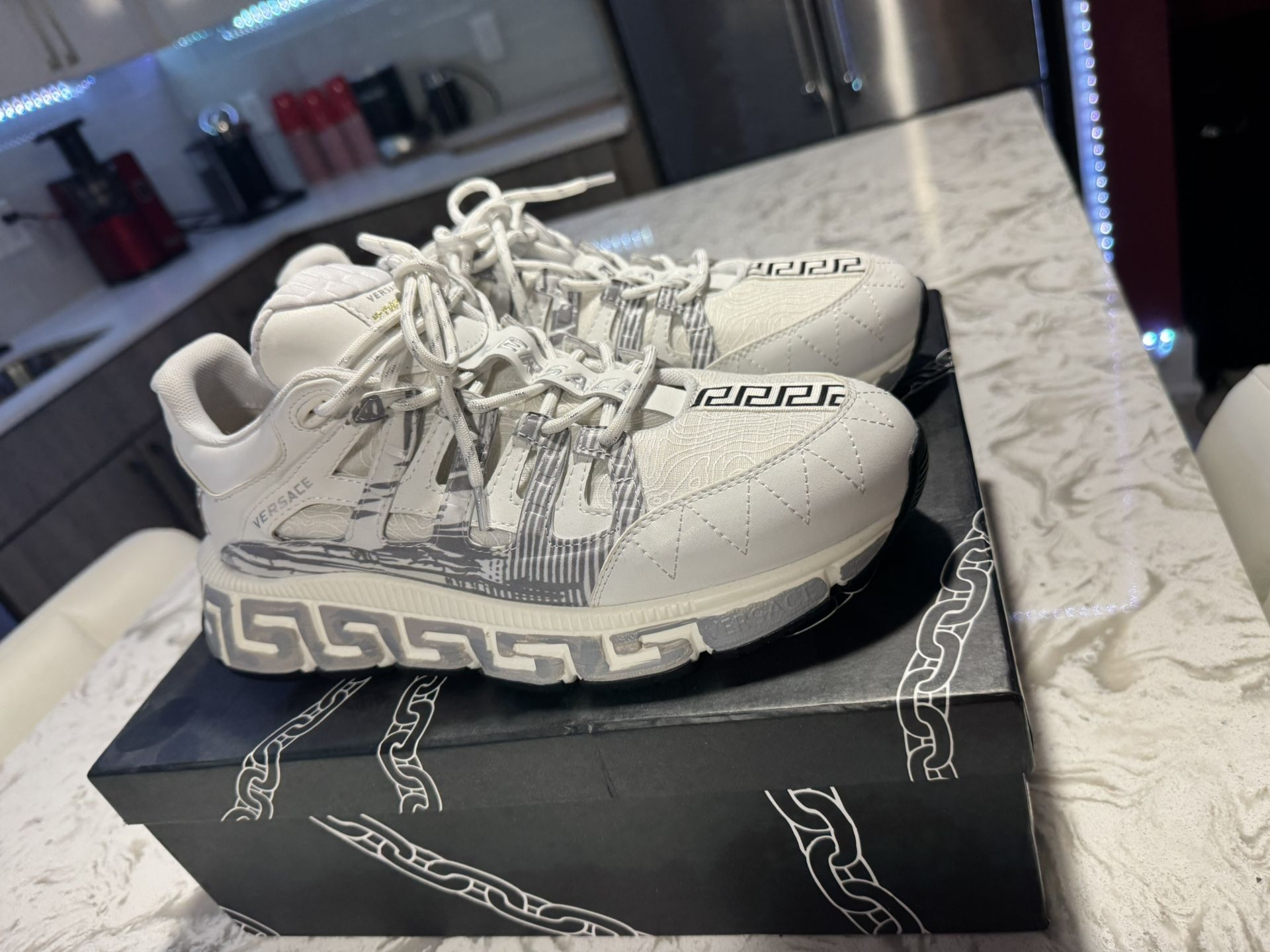 VERSACE TRIGRECA SNEAKERS