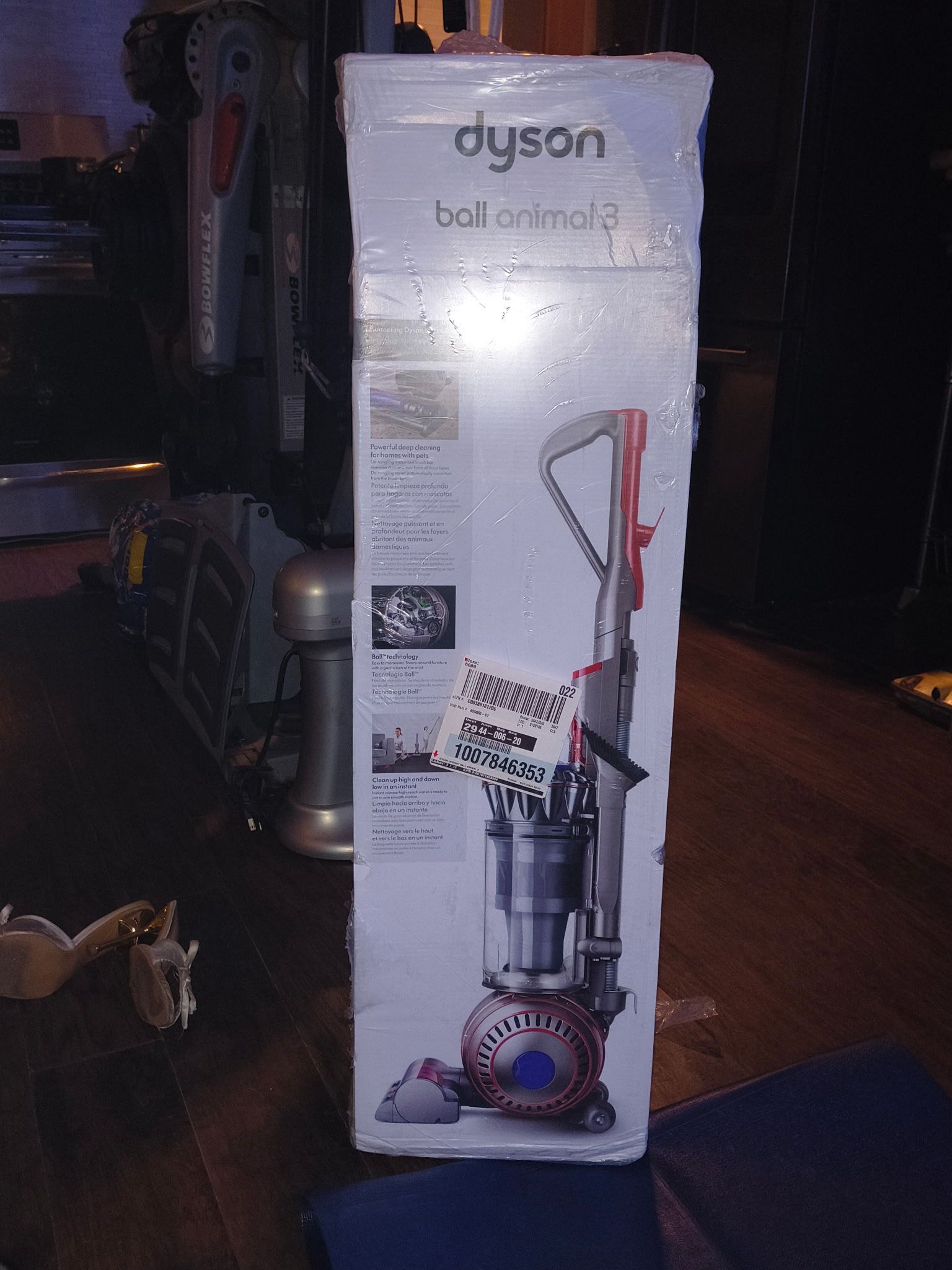 Dyson vac