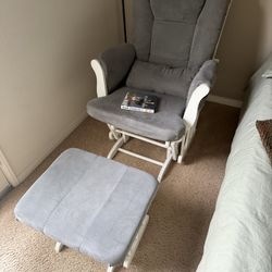 Glider Rocking Chair with Ottoman – Great Condition