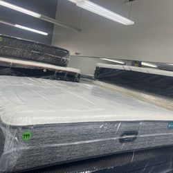 KING SIZE SIMMONS BEAUTYREST HARMONY LUX (MEDIUM) MATTRESS & BOX SPRINGS BED SET