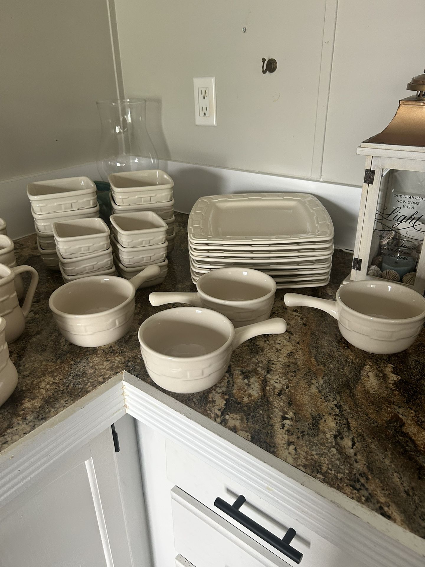 Coveted Creme Color Longerburger Dish Set