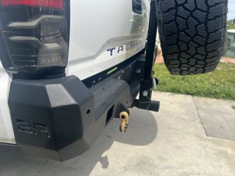 Rigid Armor Single Arm Tire Carrier