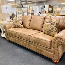 Larkinhurst Earth Sofa /couch