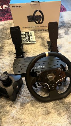 Moza R3 Racing wheel + Pedals (like new in box)
