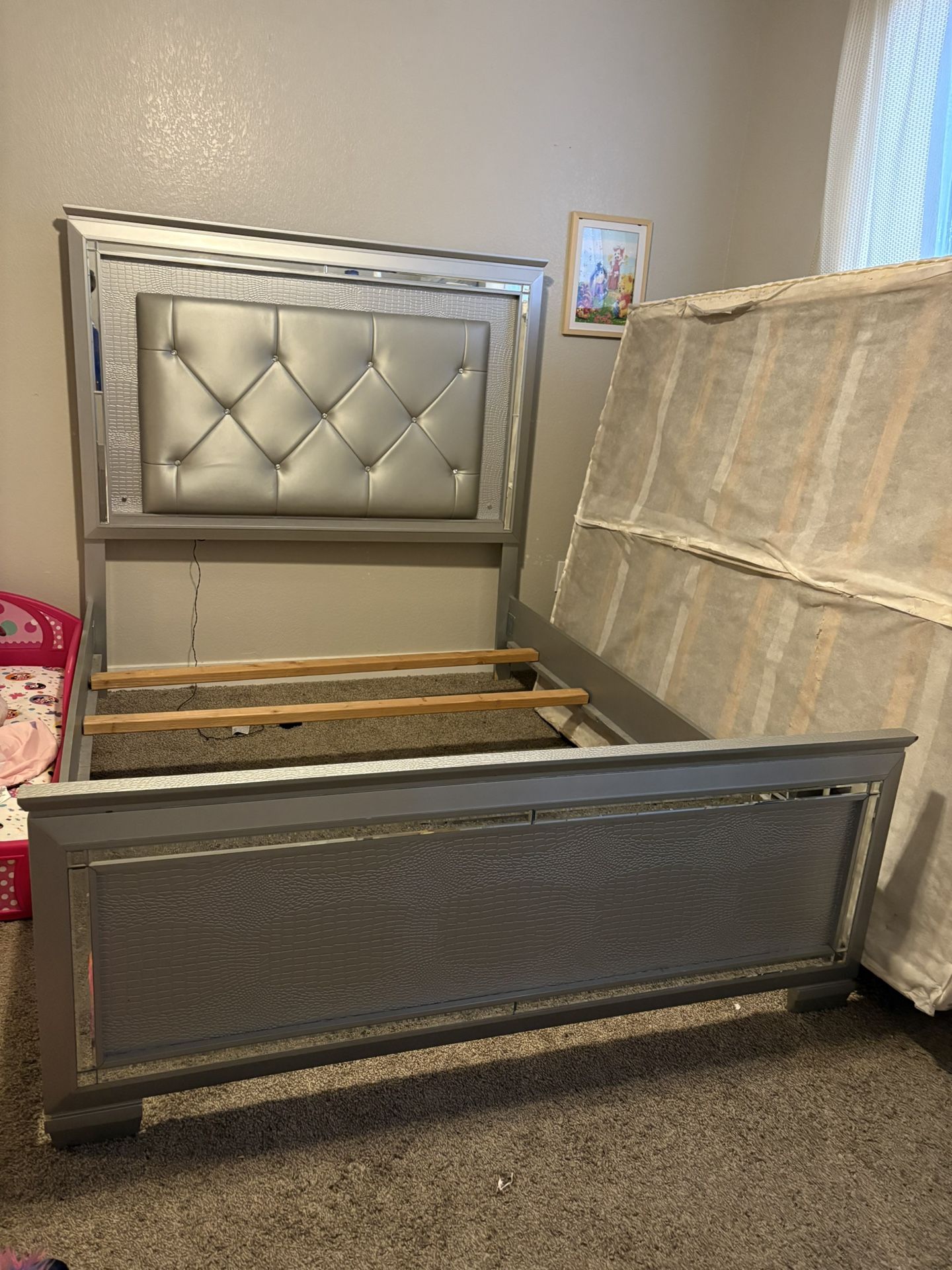 LED/BEDROOM SET