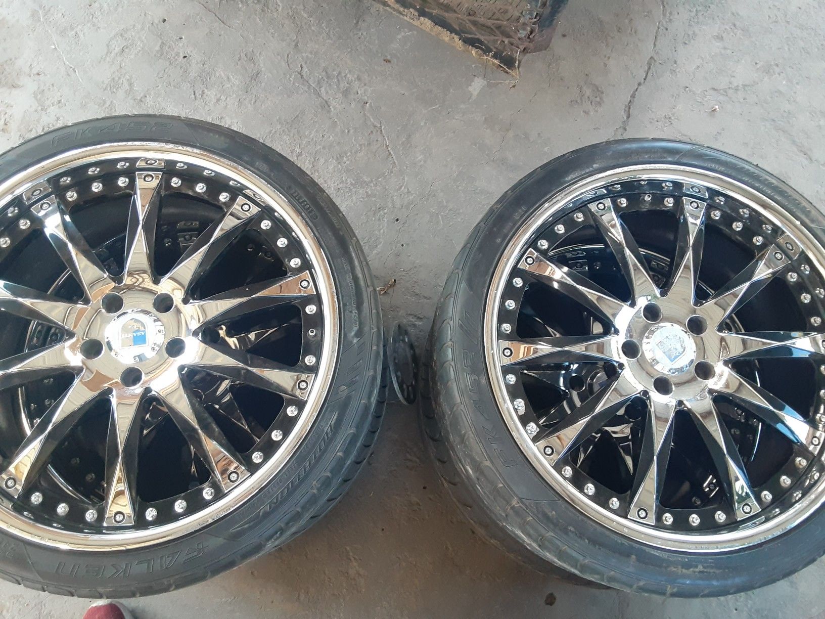 Asanti 20" black with chrome rims and tires