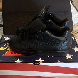 Brand New women’s 7 thoroughgood sneakers