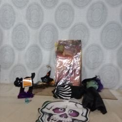 Animatronic Witch Hang-up skulls Assorted Halloween Decorations 