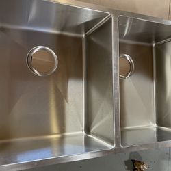 ELKAY 18 Gauge Stainless Steel 32” x 18” Undermount Sink