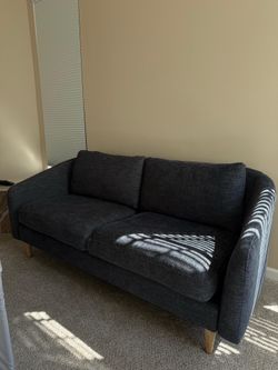 Pet Free & Smoke Free Loveseat Sofa – Excellent Condition – Gainesville, VA