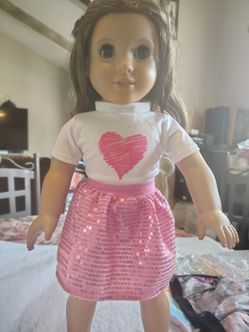 2017 American girl Rebecca Rubin,Short brown hair