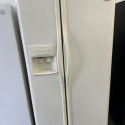 Frigidaire Refrigerator 