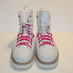 Women’s Converse Chuck Taylor Crafted Boot High Top Size 10 