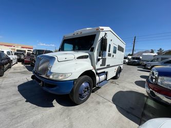 HOLA - FOR SELL $$ AS - IS *  2011  INTERNATIONAL 4300 SERIES * ARMORED TRUCK * 7.6 L DIESEL *  * IT STARTS * BUT NEEDS BATTERIES*  * NEEDS WORK * COS