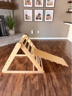 Montessori climbing toy