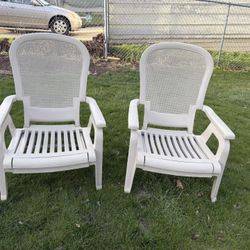 2 chair with pullout footrest