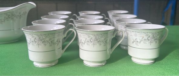 Set of Small Lynns Fine China tea set