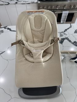 Ergobaby Evolve Bouncer In Cream