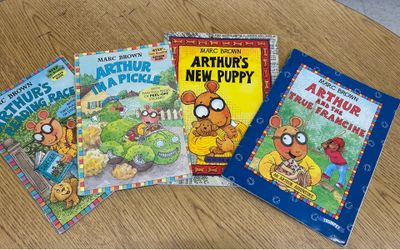 Arthur children's book bundle with 4 titles included