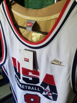 2004 Retro Nike Dream Team Jordan 9
Jersey Size (XL)