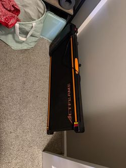 Walking pad with remote