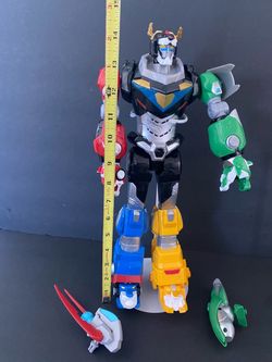 Playmates VOLTRON Legendary Defender Toy 15" Figure 2017 Netflix Talk & Lights