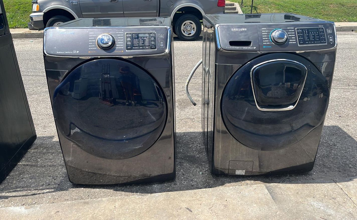 Like New Samsung Washer Electric Dryer Set - GREAT condition!