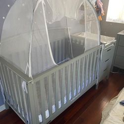 Baby Crib With Changing Table 