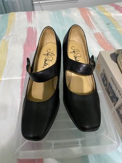 Size 8 women’s heels