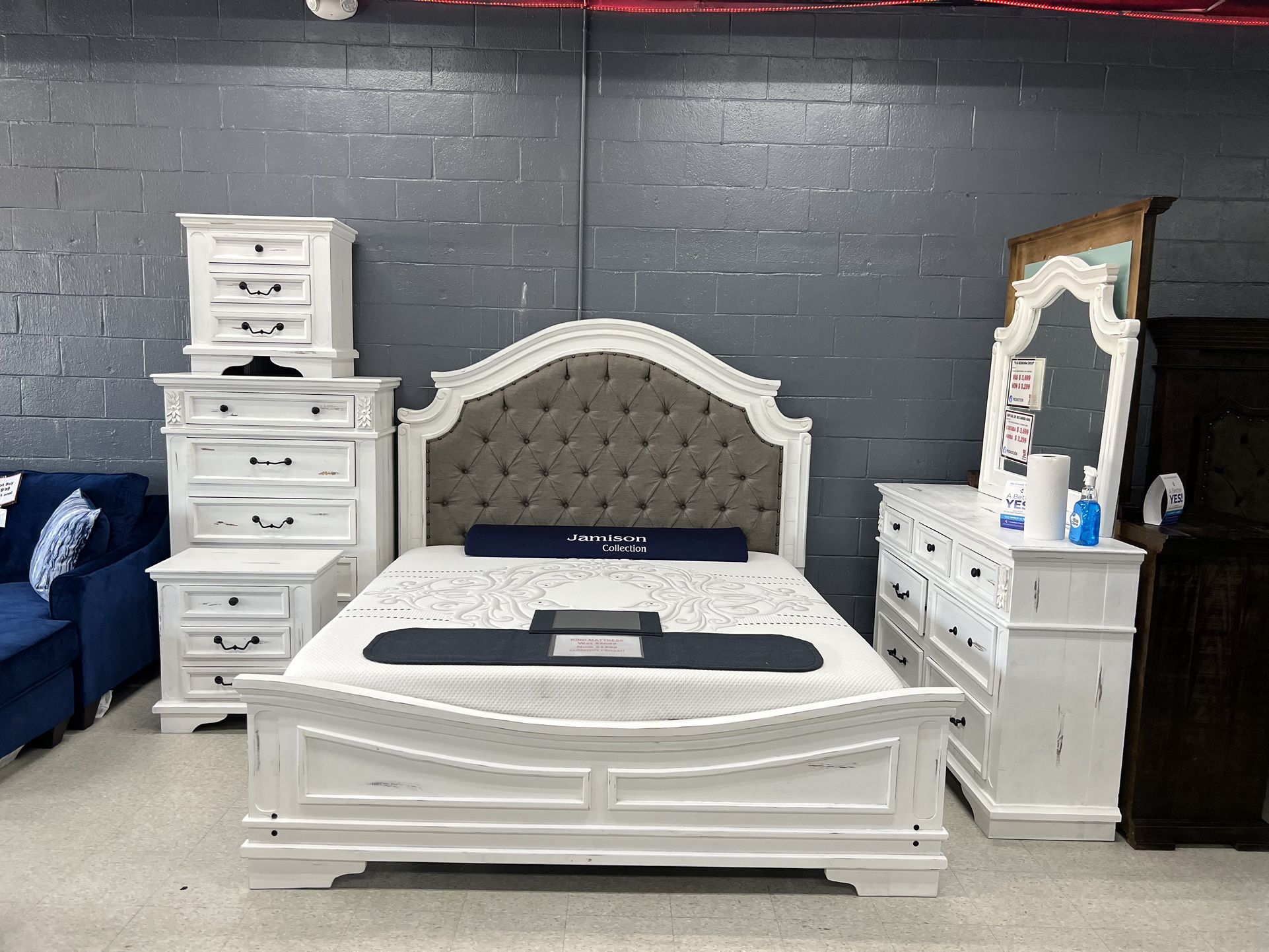 🚨SOLID WOOD!!🚨 Brand New King Bedroom Set Only $2599.00!!