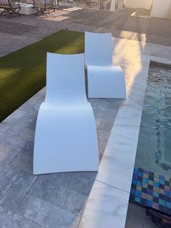 Ledge Lounger Signature Chaise, Pool Lounge Chairs Set of 2