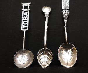 Lot of 3 Sterling Silver 800/900 collectible spoon with total weight of 25.6 grams