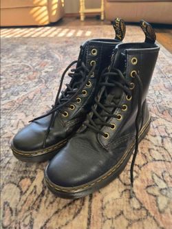 Dr. Martens Woman's Zavala Boots